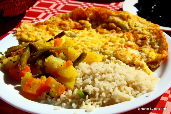 My simple lunch near Ait Ben Haddou in Morocco