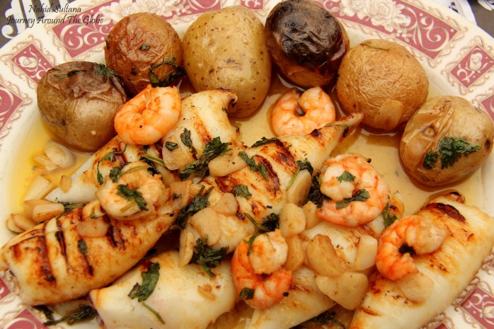 My lunch in Cascais - grilled squids with shrimps