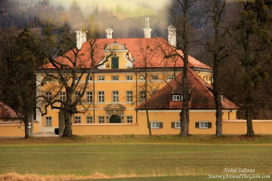 Frohnburg Palace, they used only its front facade for captain's home in "Sound of Music"