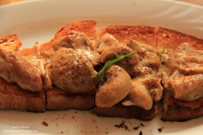 Lunch in San Gimignano, Italy - bread topped with porcini mushrooms 
